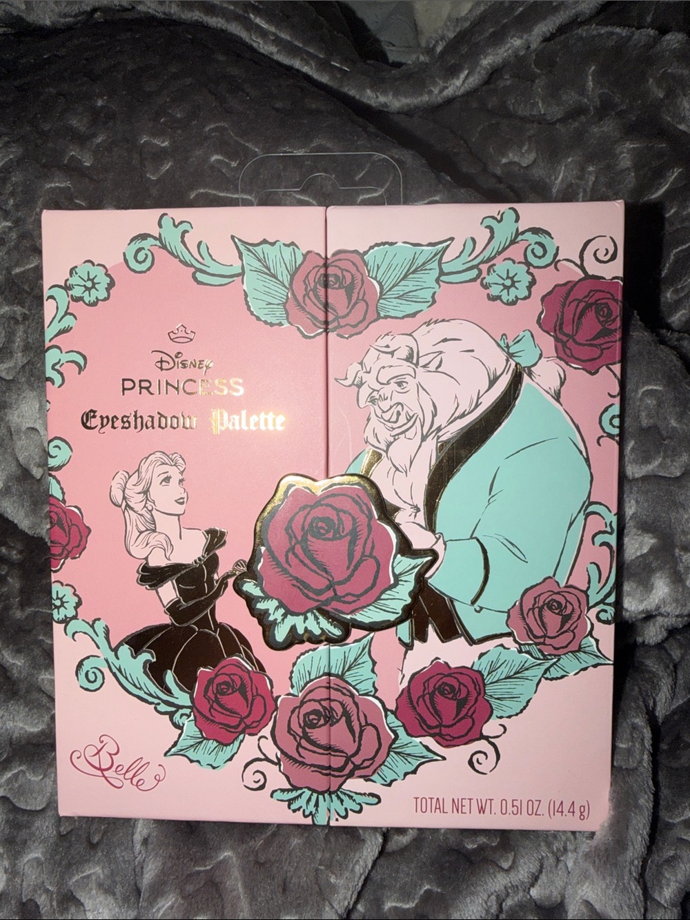 Belle 16 colors Eyeshadow Palette (makeup)